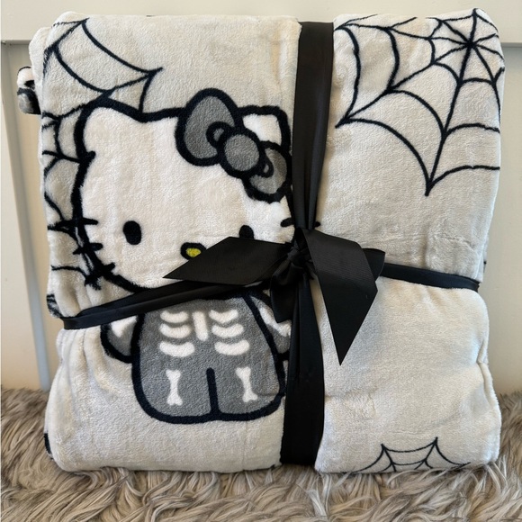 Hello Kitty Other - Hello Kitty Halloween plush blanket twin size Last ONE